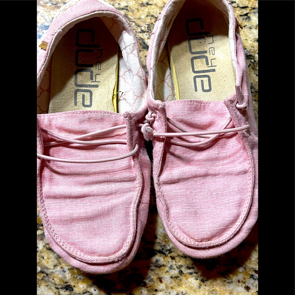 girls pink Hey Dudes